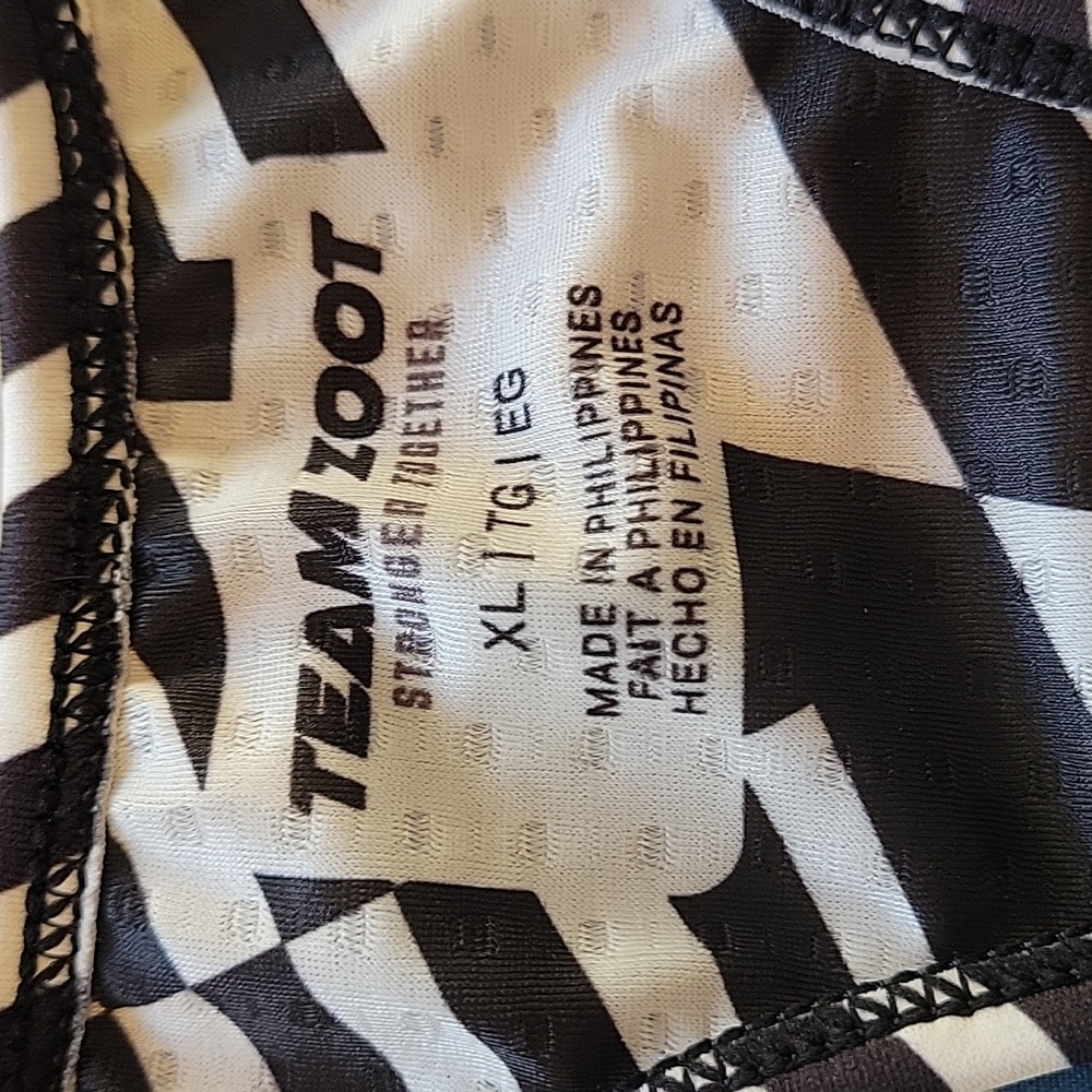Zoot Black and White Sports Bra - Picture 4 of 5